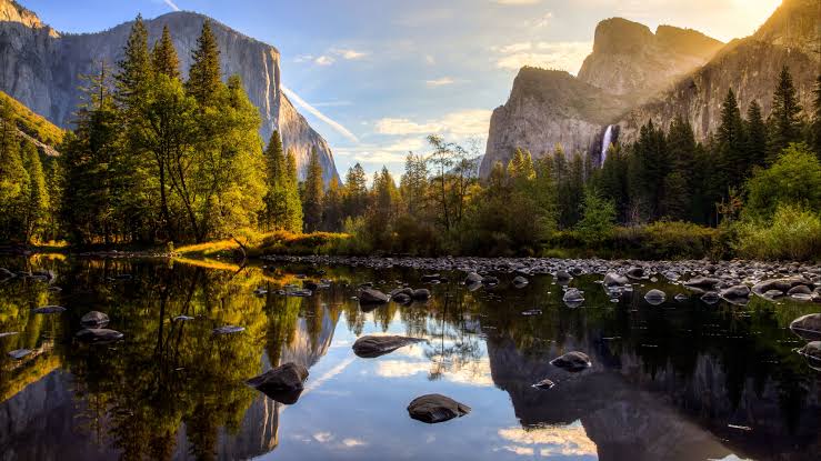 Yosemite National Park: A Journey Through Nature's Grandeur